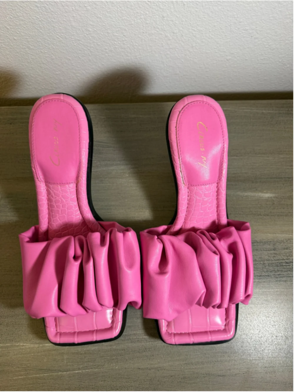 hot pink Circus NY by Sam Edelman Slade sandals ruched upper square toe sz 9